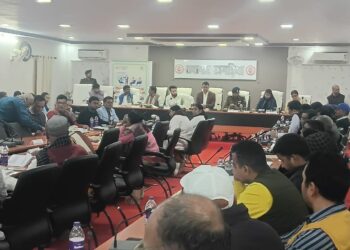 खगड़िया में दिशा बैठक बनी जवाबदेही का मंच: सांसद राजेश वर्मा की मौजूदगी में सड़क, शौचालय, खेल मैदान, ड्रग्स और भूमिहीनों के पर्चे तक पर हुई सख्त समीक्षा