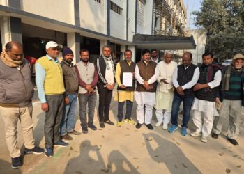 जिले के ज्वलंत सवालों को लेकर डीएम से मिला राजनीतिक-सामाजिक कार्यकर्ताओं का शिष्टमंडल — स्मैक, धरना स्थल और फर्जी मुकदमों पर हुई गंभीर चर्चा, खगड़िया डीएम नवीन कुमार ने त्वरित निष्पादन का दिलायाभरोसा