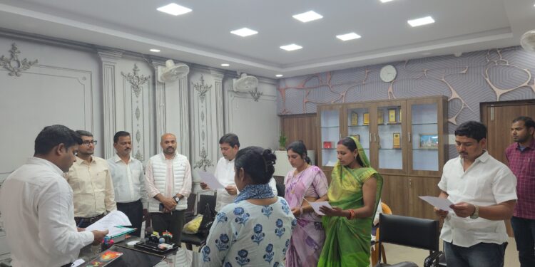 नगर परिषद खगड़िया में प्रशासनिक सुधार की बड़ी पहल: निष्क्रिय सदस्यों पर सख्त कार्रवाई, नई सशक्त स्थायी समिति की शपथ के साथ जवाबदेही, पारदर्शिता और तेज़ विकास की दिशा में ऐतिहासिक कदम