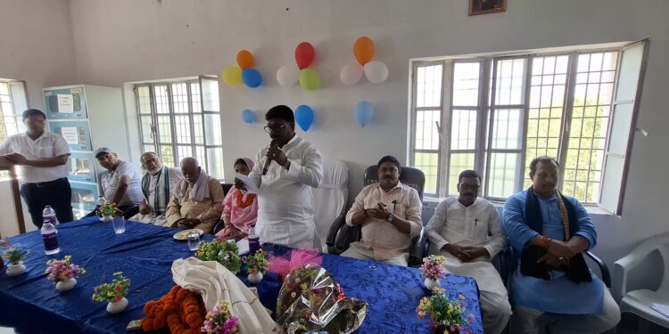 इन्टर विद्यालय मेहसौरी प्रबंध समिति की बैठक सह सम्मान समारोह आयोजित,गुणवत्तापूर्ण शिक्षा से ही संवारा जा सकता है छात्र -छात्राओं का भविष्य: विधायक बबलू मंडल