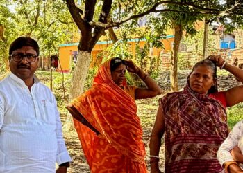 खगड़िया के विधायक बबलू कुमार मंडल ने दिखाई असली संवेदनशीलता: पंचवटी, बगडोव और अरैया के शोकाकुल परिवारों से मिलकर दिया ढांढस, हर संभव मदद का किया भरोसा और ग्रामीणों की समस्याओं को भी सुना, विकास एवं सहानुभूति का संदेश फैलाया