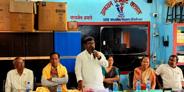 पश्चिमी ठाठा मानसी के उच्च माध्यमिक विद्यालय में प्रबंधकारिणी समिति की बैठक, कक्षाओं की कमी दूर करने का आश्वासन,शिक्षा समाज की रीढ़, विद्यालयों के विकास में कोई कमी नहीं रहने दी जाएगी: विधायक बबलू मंडल