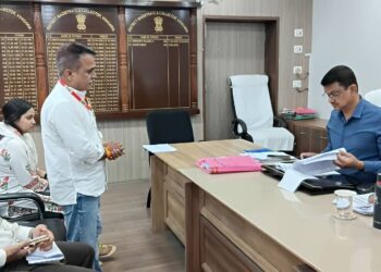 खगड़िया में पोखर और सड़क पर अतिक्रमण का आरोप, डीएम से जांच की मांग