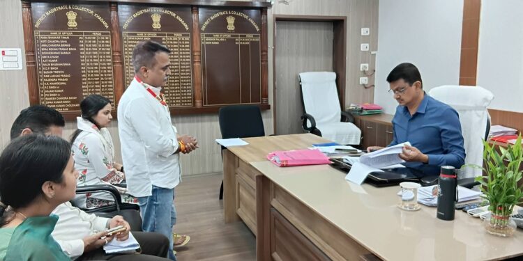 खगड़िया में पोखर और सड़क पर अतिक्रमण का आरोप, डीएम से जांच की मांग