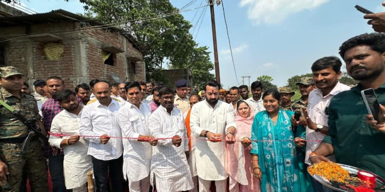 खगड़िया में विकास का विराट आगाज़: 6.5 करोड़ की लागत से बनेगा अत्याधुनिक बस स्टैंड, “महाराजा अग्रसेन मार्ग” का भव्य लोकार्पण, शहर के सौंदर्यीकरण और आधारभूत विकास को मिली नई रफ्तार