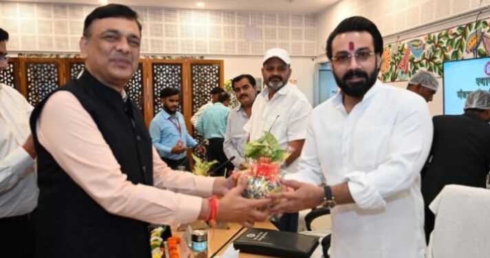 “खगड़िया रेल क्रांति: सोनपुर में गूंजी 42 जनहित मांगों की गूंज, टर्मिनल से नई ट्रेनों तक विकास का ऐतिहासिक रोडमैप, सांसद राजेश वर्मा ने रेलवे संसदीय समिति में रखा अब तक का सबसे बड़ा विकास प्रस्ताव