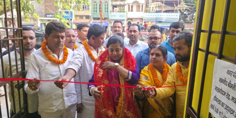 “खगड़िया नगर परिषद ने रचा इतिहास : राजेंद्र चौक से बखरी बस स्टैंड के बीच पहली बार बना अत्याधुनिक सार्वजनिक शौचालय, नगर सभापति अर्चना कुमारी ने किया लोकार्पण — स्वच्छता, सुविधा और विकास की दिशा में शहर को मिली बड़ी सौगात”