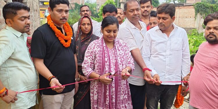 मथुरापुर में विकास का बिगुल: ₹51 लाख की दो बड़ी योजनाओं का उद्घाटन, सड़क और नाला निर्माण से बदलेगी पूरे इलाके की तस्वीर