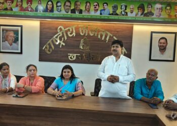 तेजस्वी के राष्ट्रीय कार्यकारी अध्यक्ष बनने के बाद पहली बार राजद का 30वां स्थापना दिवस, खगड़िया में शक्ति प्रदर्शन की तैयारी,बैठक में खूब गरजे डॉ. एज्या और जिलाध्यक्ष मनोहर यादव