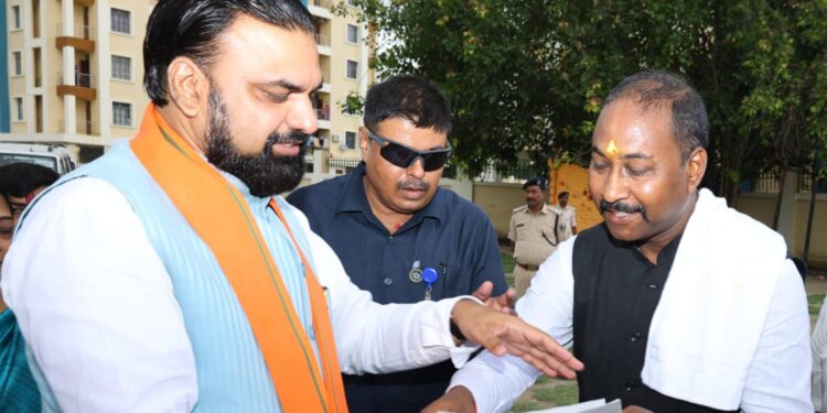 जदयू नेता सुमित सिंह ने मुख्यमंत्री सम्राट चौधरी से की मुलाकात, खगड़िया के विकास एवं जनहित से जुड़े महत्वपूर्ण मुद्दों को प्रमुखता से रखा।