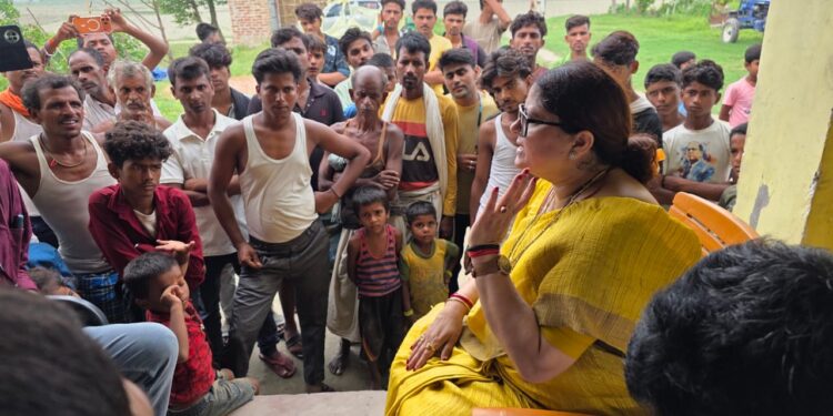 जिला परिषद अध्यक्ष कृष्णा कुमारी यादव की पहल से टूटा वर्षों का गतिरोध, ₹45 लाख की सड़क निर्माण योजना का रास्ता साफ — 7 दिनों में शुरू होगा निर्माण कार्य
