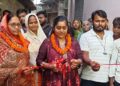 खगड़िया में विकास का बड़ा धमाका: वार्ड संख्या-39 को ₹31.28 लाख की दो महत्वपूर्ण विकास योजनाओं की सौगात, नगर सभापति अर्चना कुमारी ने किया पीसीसी सड़क एवं आरसीसी नाला निर्माण कार्य का लोकार्पण, वर्षों पुरानी जलजमाव और आवागमन की समस्या से मिलेगी स्थायी राहत