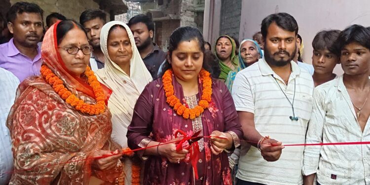 खगड़िया में विकास का बड़ा धमाका: वार्ड संख्या-39 को ₹31.28 लाख की दो महत्वपूर्ण विकास योजनाओं की सौगात, नगर सभापति अर्चना कुमारी ने किया पीसीसी सड़क एवं आरसीसी नाला निर्माण कार्य का लोकार्पण, वर्षों पुरानी जलजमाव और आवागमन की समस्या से मिलेगी स्थायी राहत
