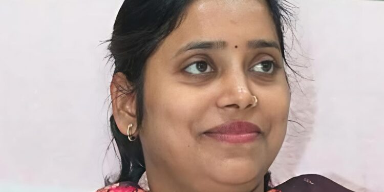 स्टेशन रोड पर फिर बढ़ा अवैध अतिक्रमण, नगर सभापति अर्चना कुमारी ने पुलिस अधीक्षक से की सख्त कार्रवाई की मांग,15 वर्ष पुराने अतिक्रमण को हटाने के बाद फिर सड़क पर बढ़ा कब्जा,यातायात व्यवस्था चरमराई;दोबारा विशेष अभियान चलाने की उठाई मांग