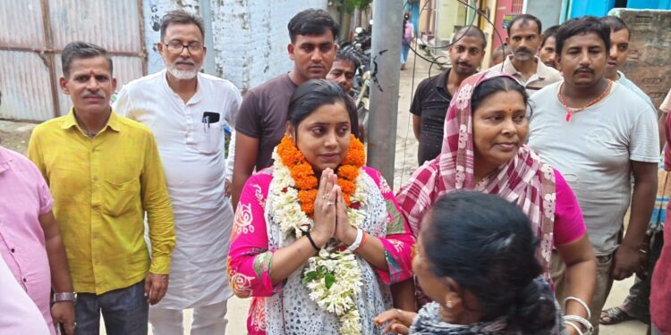 खगड़िया नगर परिषद के विकास अभियान को मिली नई उड़ान: पोस्ट ऑफिस रोड स्थित काली मंदिर गली में ₹21.88 लाख की लागत से पीसीसी सड़क एवं आरसीसी नाला निर्माण योजना का हुआ भव्य शिलान्यास, नगर सभापति अर्चना कुमारी ने कहा—हर वार्ड में बिना भेदभाव होगा विकास, वर्षों पुरानी जर्जर सड़क और जलजमाव की समस्या से मिलेगी स्थायी मुक्ति