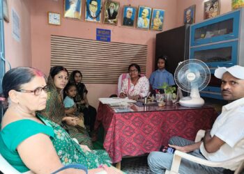 खगड़िया: बच्चों की शिक्षा और सुरक्षा पर वार्ड पार्षद रुबी कुमारी का सख्त संदेश—’पहले शिक्षक चखेंगे मध्यान्ह भोजन, फिर बच्चों को परोसा जाएगा’, स्कूल की व्यवस्थाओं में सुधार के दिए कड़े निर्देश