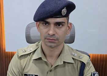 खगड़िया में अपराधियों पर पुलिस का शिकंजा, 24 घंटे में 37 गिरफ्तारी से लेकर 52 वारंट-कुर्की-इश्तेहार तक बड़ी कार्रवाई; हथियार, कारतूस और शराब बरामद, 438 वाहनों की हुई जांच