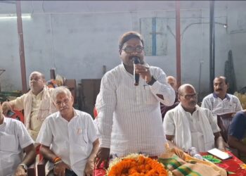 गोशाला परिसर को मिली 14 लाख 99 हजार की बड़ी सौगात, बनेगा आधुनिक छतदार चबूतरा; सदर विधायक बबलू कुमार मंडल ने किया शिलान्यास, बोले— “राजनीति नहीं, खगड़िया का समग्र विकास ही मेरा संकल्प… शहर से गांव तक बदलेगी विकास की तस्वीर!”